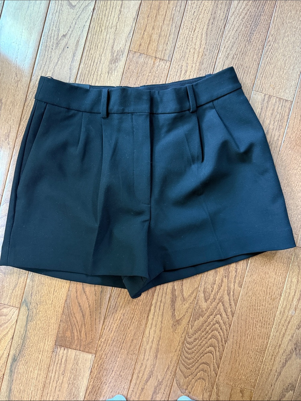 Aritzia Babaton Black High-Waist Tailored Shorts - pleated
